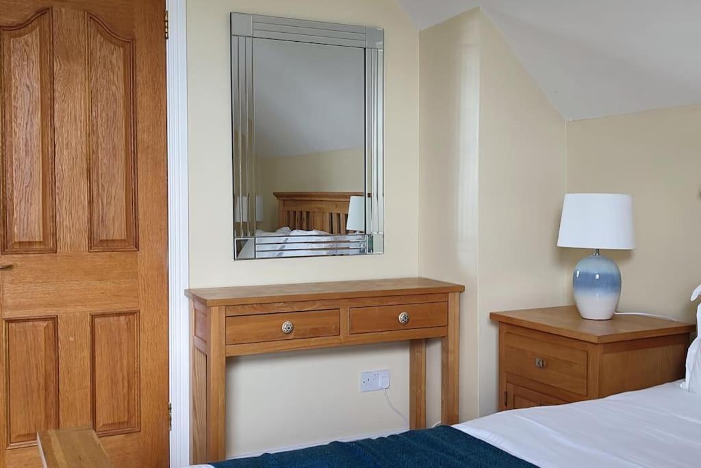 Holiday home Tullyally's View *